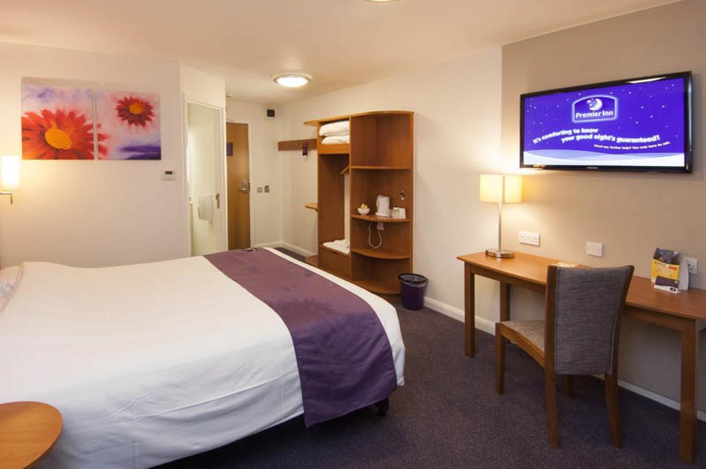 Premier Inn Χόρσαμ Εξωτερικό φωτογραφία